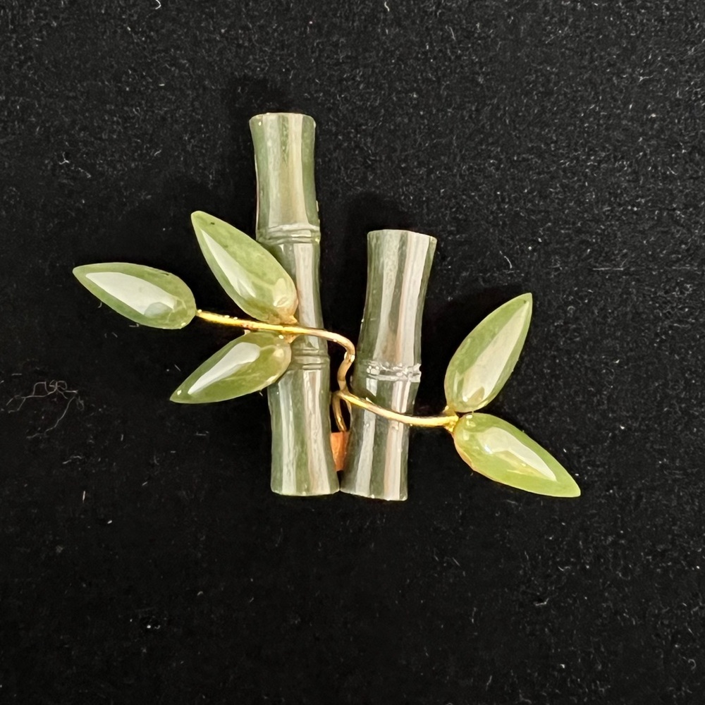 Natural nephrite jade carved bamboo gold tone brooch pin